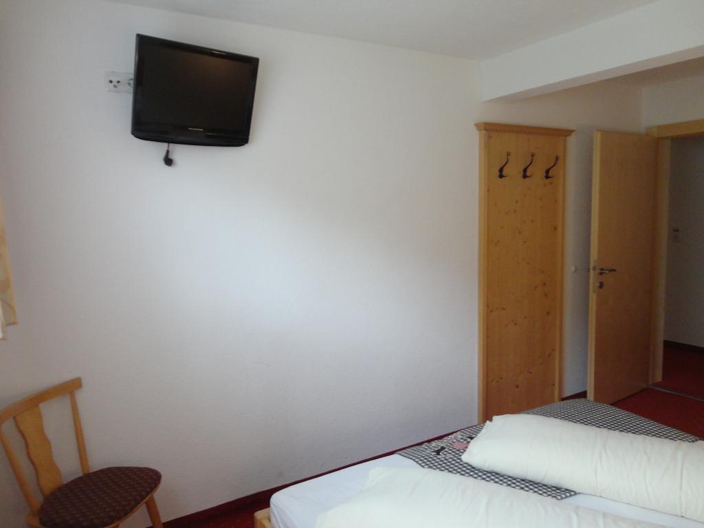 Wiesenhof Fügen Zimmer foto